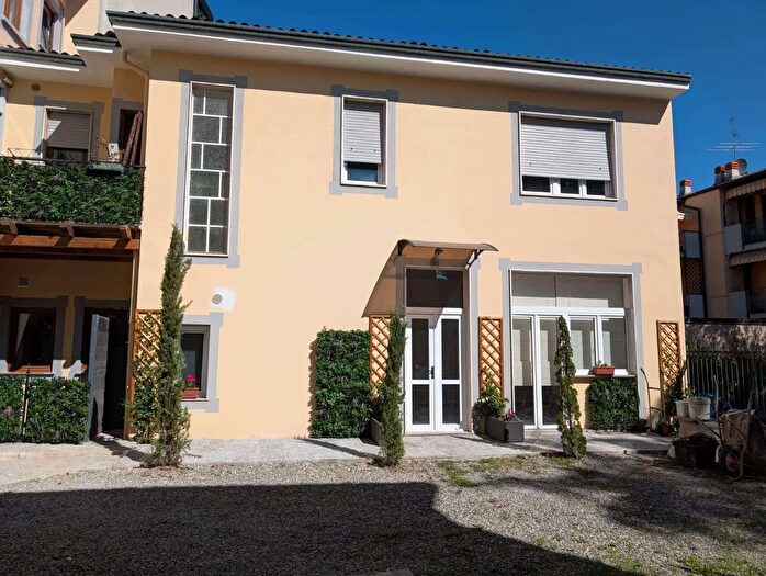 Appartamento bilocale in vendita in Via Ceresoli, Capriate San Gervasio