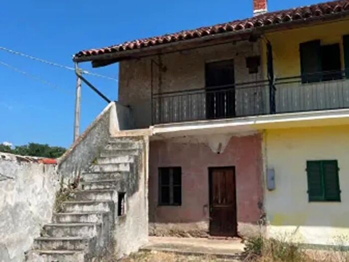 Casa bilocale in vendita in Via Sant'Alessio, Busca