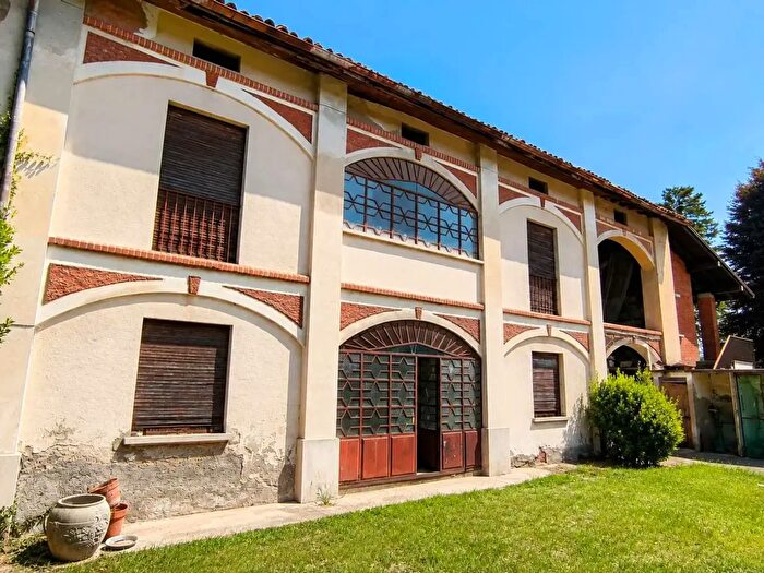 Casa con 9 locali in vendita in XX Settembre, Cirimido