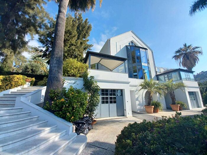 Casa con 10 locali in vendita in De Medici, Ospedaletti