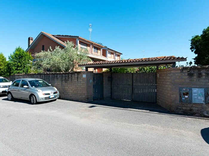 Casa con 5 locali in vendita in Via Gaetano Coronaro, Roma