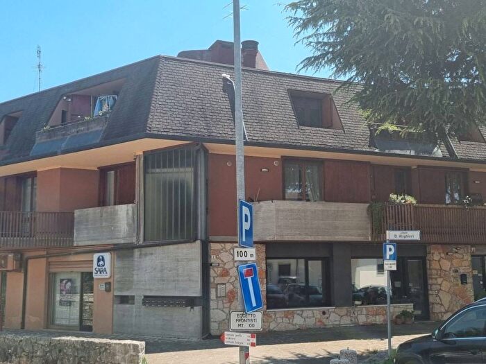 Appartamento trilocale in affitto in Piazza Dante Alighieri, Centro, Cerro Veronese