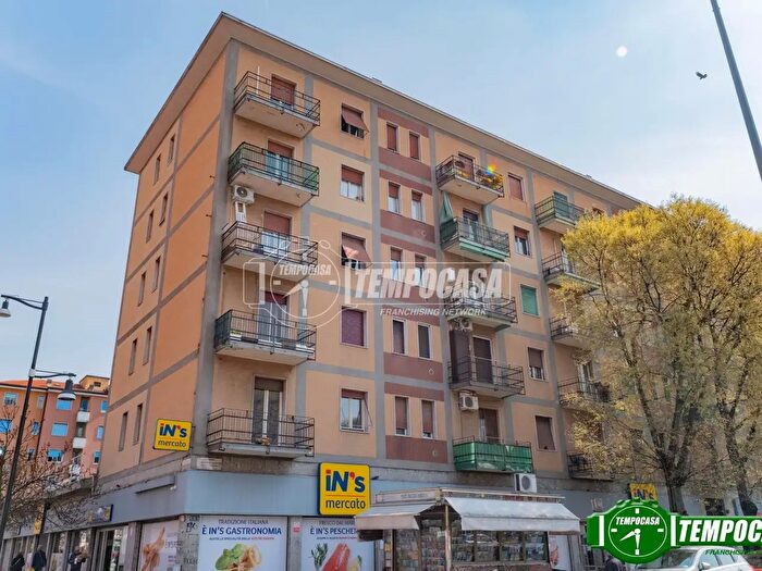 Appartamento trilocale in vendita in Via Fratelli Antona Traversi, Milano