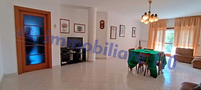 Appartamento con 6 locali in vendita in Via Monte Bonifato c Alcamo, Alcamo