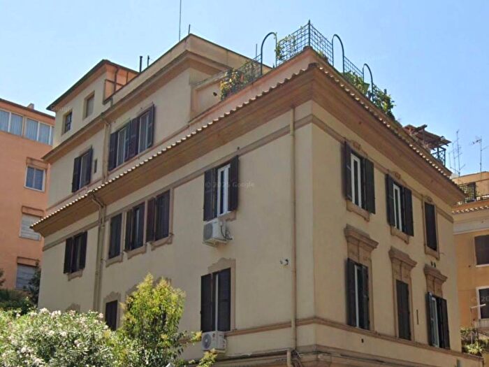 Casa trilocale in affitto in Via Angelo Emo, Cipro, Roma