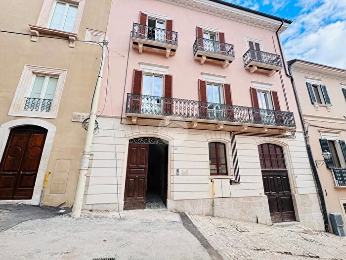 Casa monolocale in vendita in Locale di Deposito Via Costa Masciarelli, LAquila