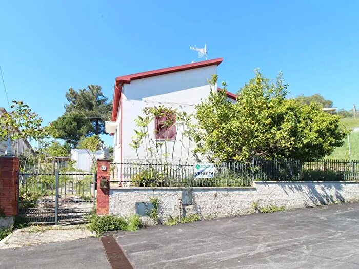 Casa quadrilocale in vendita in Via Sangro, Roseto Degli Abruzzi