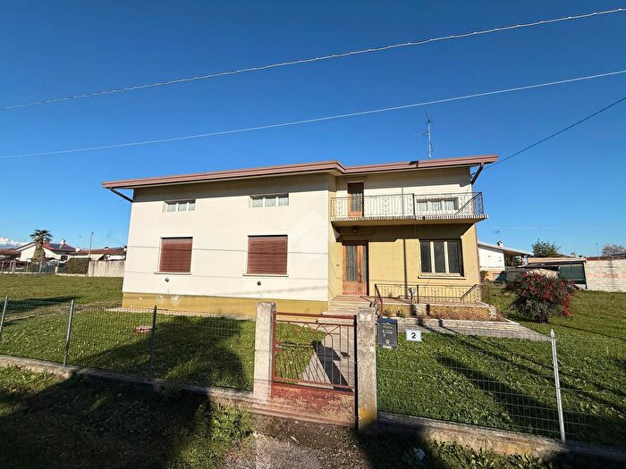 Casa trilocale in vendita in Via Don Minzoni, Azzano Decimo