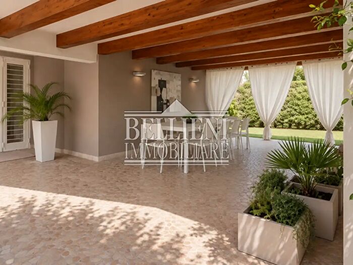 Casa con 6 locali in vendita in Via Brenta, Monticello Conte Otto