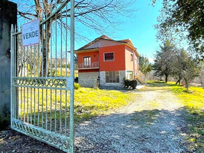 Casa con 7 locali in vendita in Via Capitino Isola del Liri Frosinone, Isola Del Liri