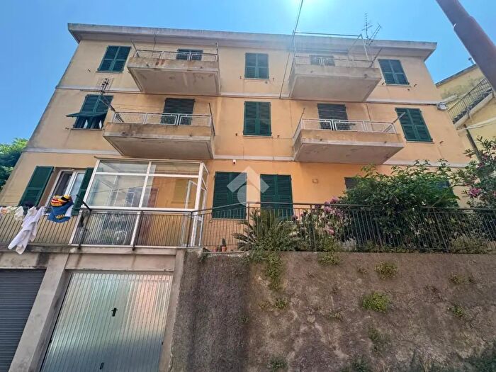 Appartamento con 5 locali in vendita in Via Campodonico, Genova