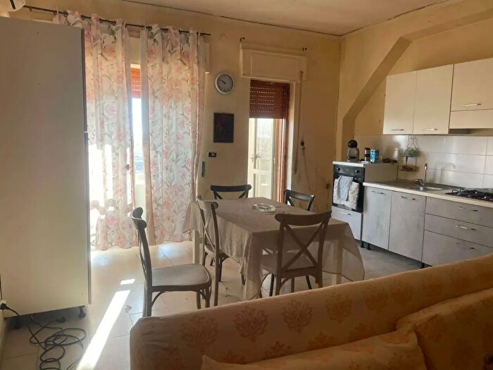 Appartamento quadrilocale in vendita in Via S Razzino, Mondragone