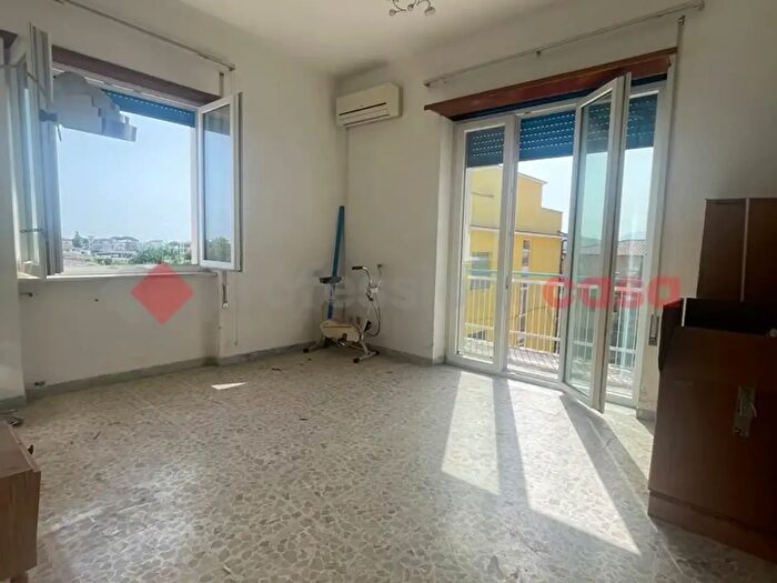 Appartamento trilocale in vendita in Via Appia, Minturno