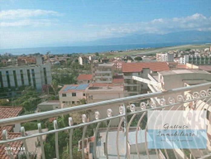 Appartamento con 5 locali in vendita in Reggio Calabria