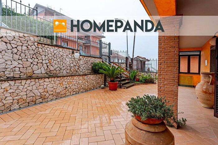 Casa con 11 locali in vendita in Via Passero Solitario, Rocca Priora