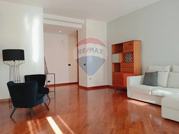 Appartamento trilocale in affitto in Via Pietro Sette, Bari