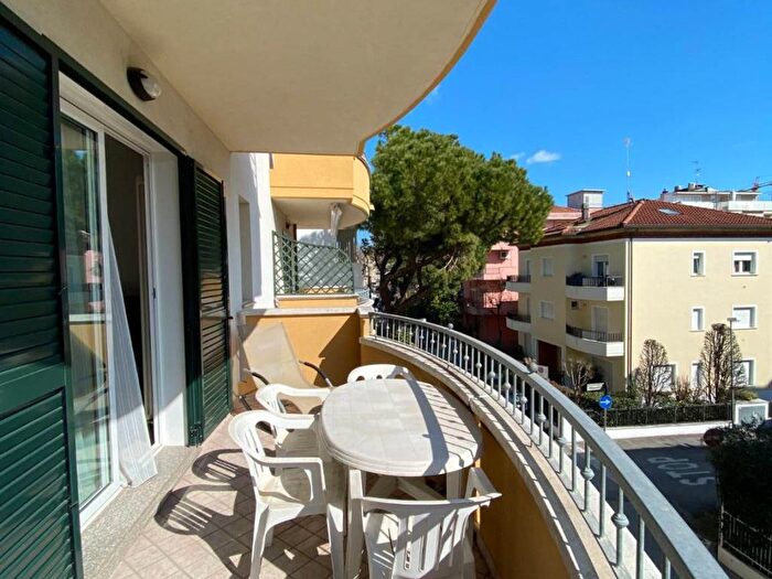 Appartamento trilocale in affitto in Viale Nino Bixio, Abissinia, Riccione