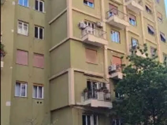 Appartamento trilocale in vendita in Via Aquilonia, Roma