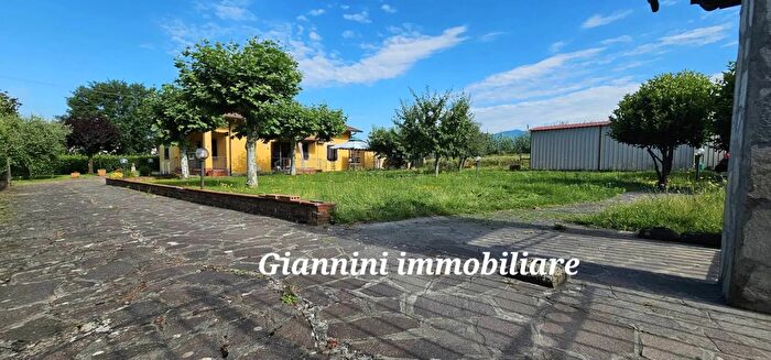 Casa con 5 locali in vendita in Via Poggetto Porcari, Porcari