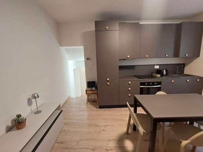 Appartamento trilocale in vendita in Via Taglio, Modena