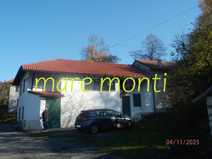 Casa con 7 locali in vendita in Località Veracurta, Giusvalla