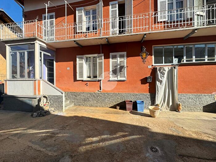 Casa con 5 locali in vendita in Frazione Aimone, Lessona