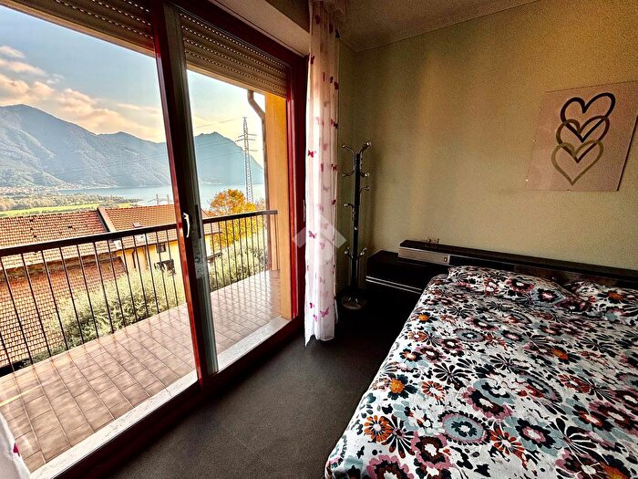 Casa quadrilocale in vendita in Via Brine, Costa Volpino