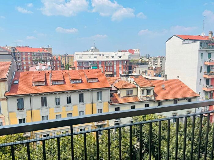 Appartamento trilocale in affitto in Via Principe Eugenio, Cenisio, Milano