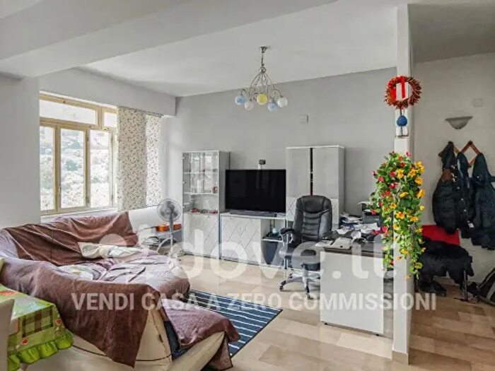 Appartamento trilocale in vendita in Via Nazionale, Pizzo