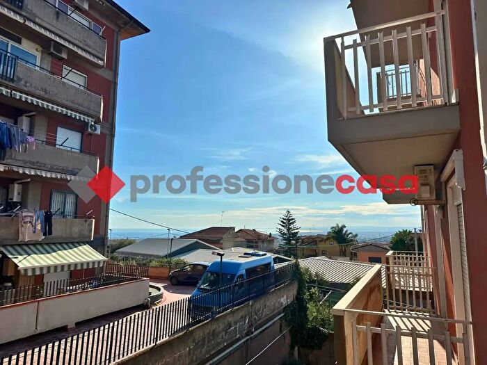 Appartamento con 5 locali in vendita in Via degli Ulivi, Catania