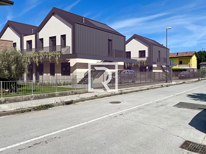 Casa quadrilocale in vendita in Ravenna