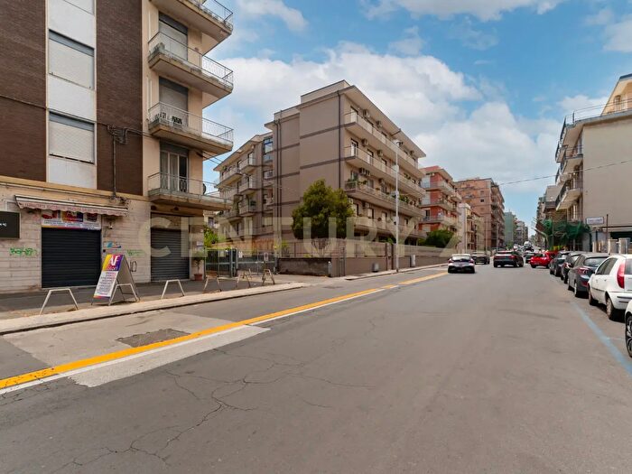 Appartamento quadrilocale in affitto in Via Francesco Fusco, Catania