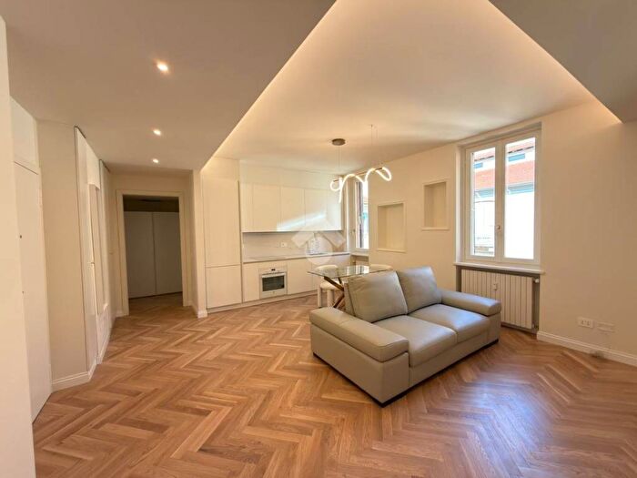 Appartamento bilocale in affitto in Via Tiraboschi, Porta Romana Medaglie d'Oro, Milano