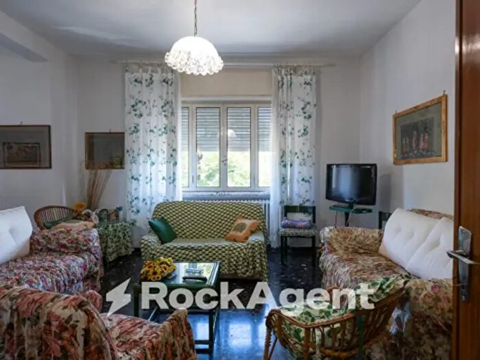 Appartamento con 5 locali in vendita in Via Sarzanese, Lucca