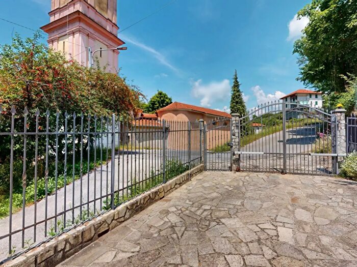 Casa con 9 locali in vendita in Via Novembre, Bargagli