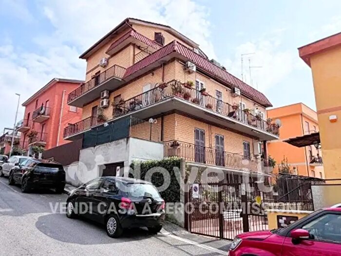 Appartamento trilocale in vendita in Via Vincenzo Comparini, Roma