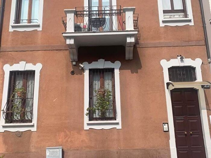 Appartamento monolocale in affitto in Via Luigi Calamatta, Porta Vittoria, Milano