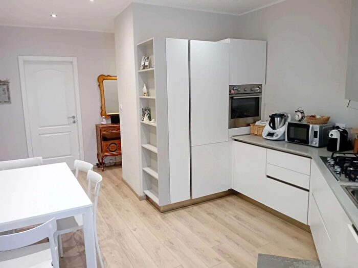 Appartamento con 6 locali in vendita in Via Lanteri, Pinerolo