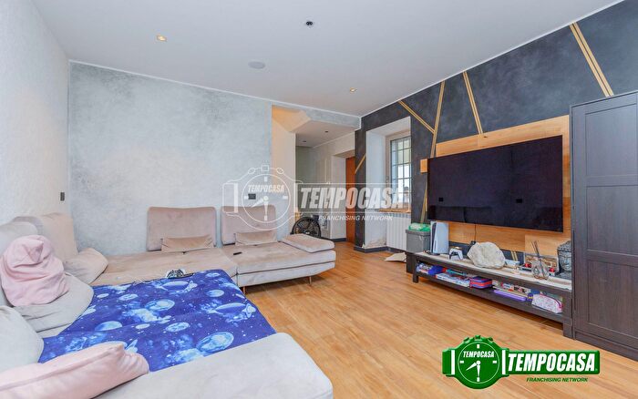 Casa con 5 locali in vendita in Via Grande, Giussago