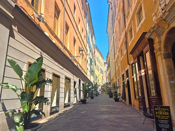 Appartamento bilocale in vendita in Via Camillo Benso di Cavour, Sanremo