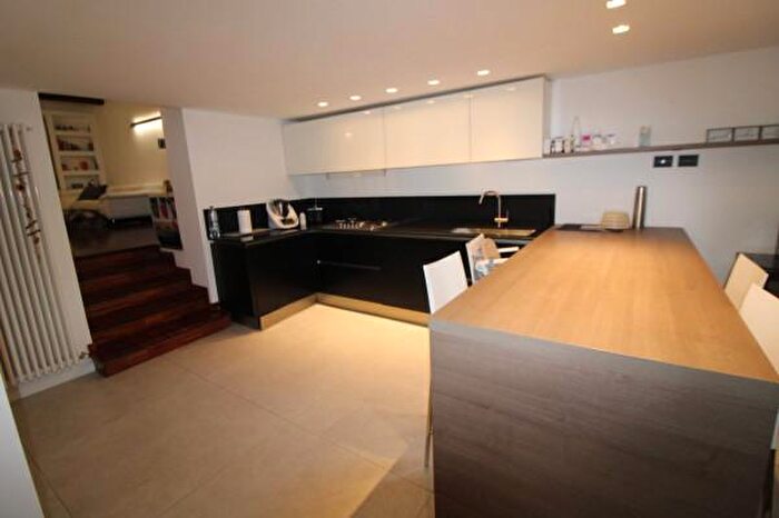 Appartamento con 6 locali in vendita in Jesi