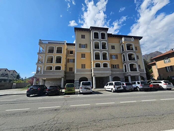 Appartamento quadrilocale in vendita in Via Brigate Garibaldi Varallo Vercelli, Varallo
