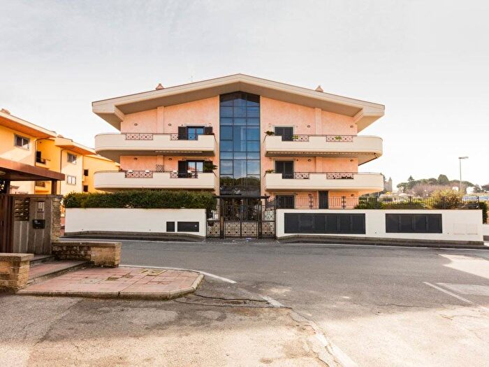 Appartamento monolocale in affitto in Via Vecchia di Grottaferrata, Semicentro, Marino
