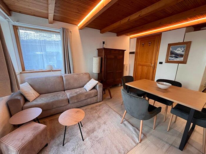 Appartamento trilocale in affitto in Via Magni, Centro, Courmayeur