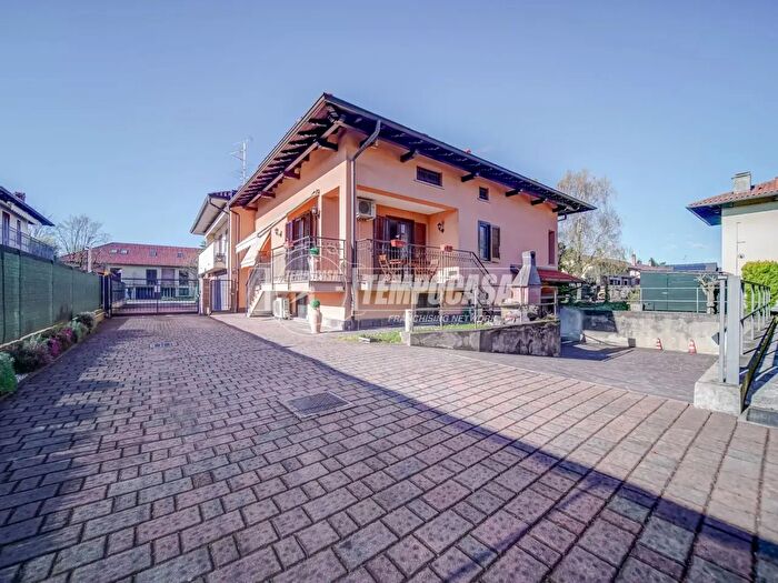 Casa trilocale in vendita in Via Zelliner, Samarate