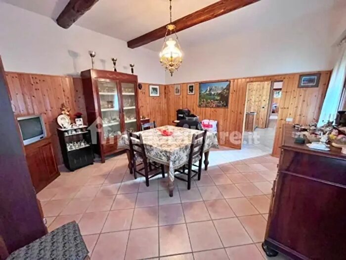 Casa con 6 locali in vendita in Traversa Dragoni, Bagnacavallo