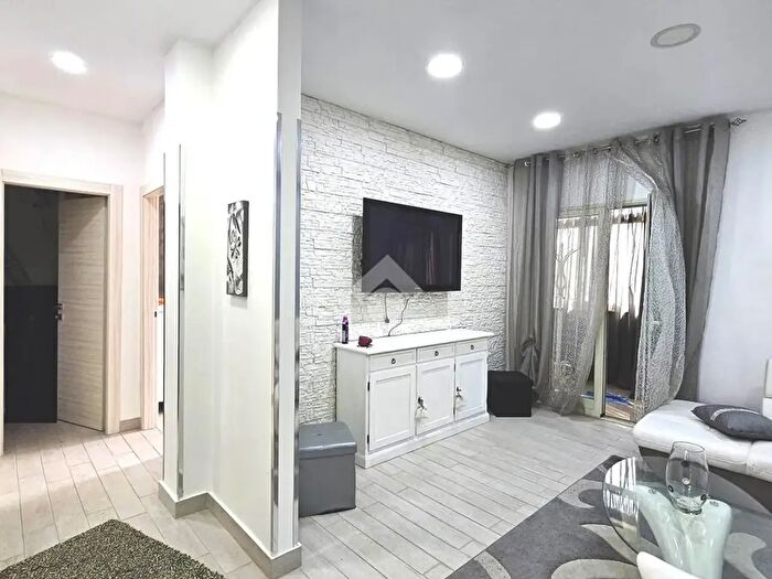 Appartamento trilocale in vendita in Via Antonio Callea, Palermo