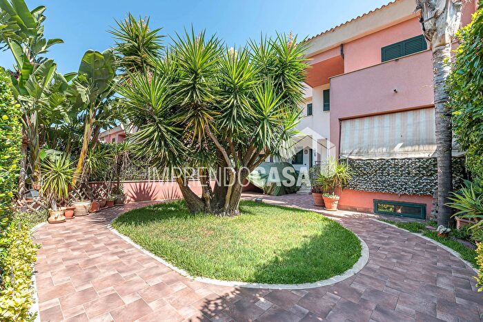 Appartamento con 8 locali in vendita in Viale Sandro Pertini, Palermo