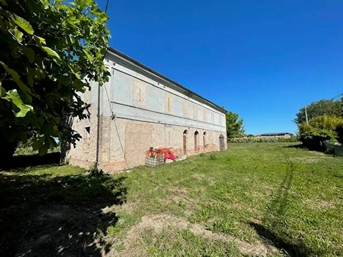 Casa con 7 locali in vendita in Forlimpopoli