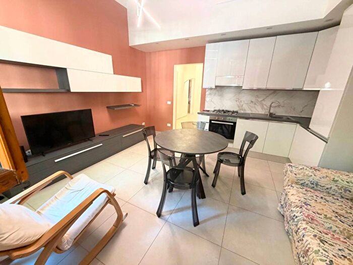 Appartamento trilocale in affitto in Via dei Villani, Porta Romana, Firenze